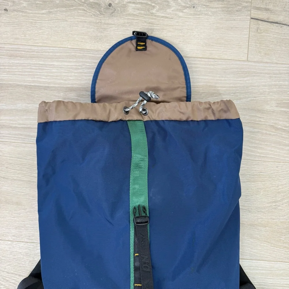 Doughnut Blue Bouncy 21L Travel Backpack